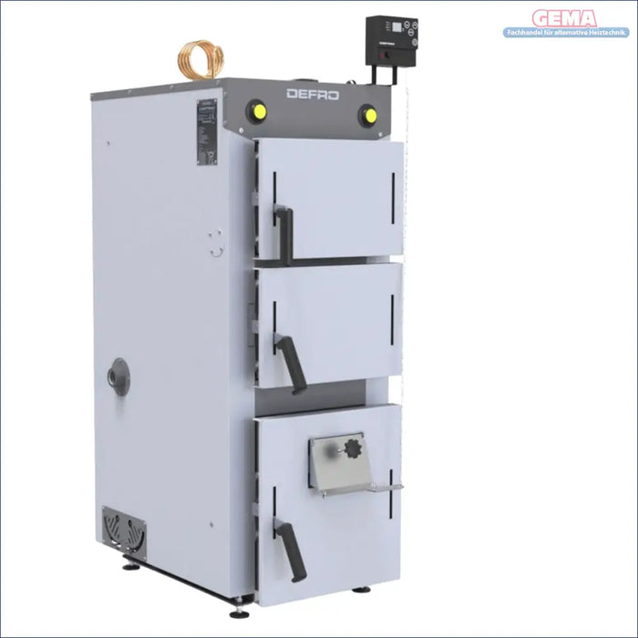 Weiße dreitürige Kessel mit Steuerungsdisplay für Defro Firewood Plus 24 kW