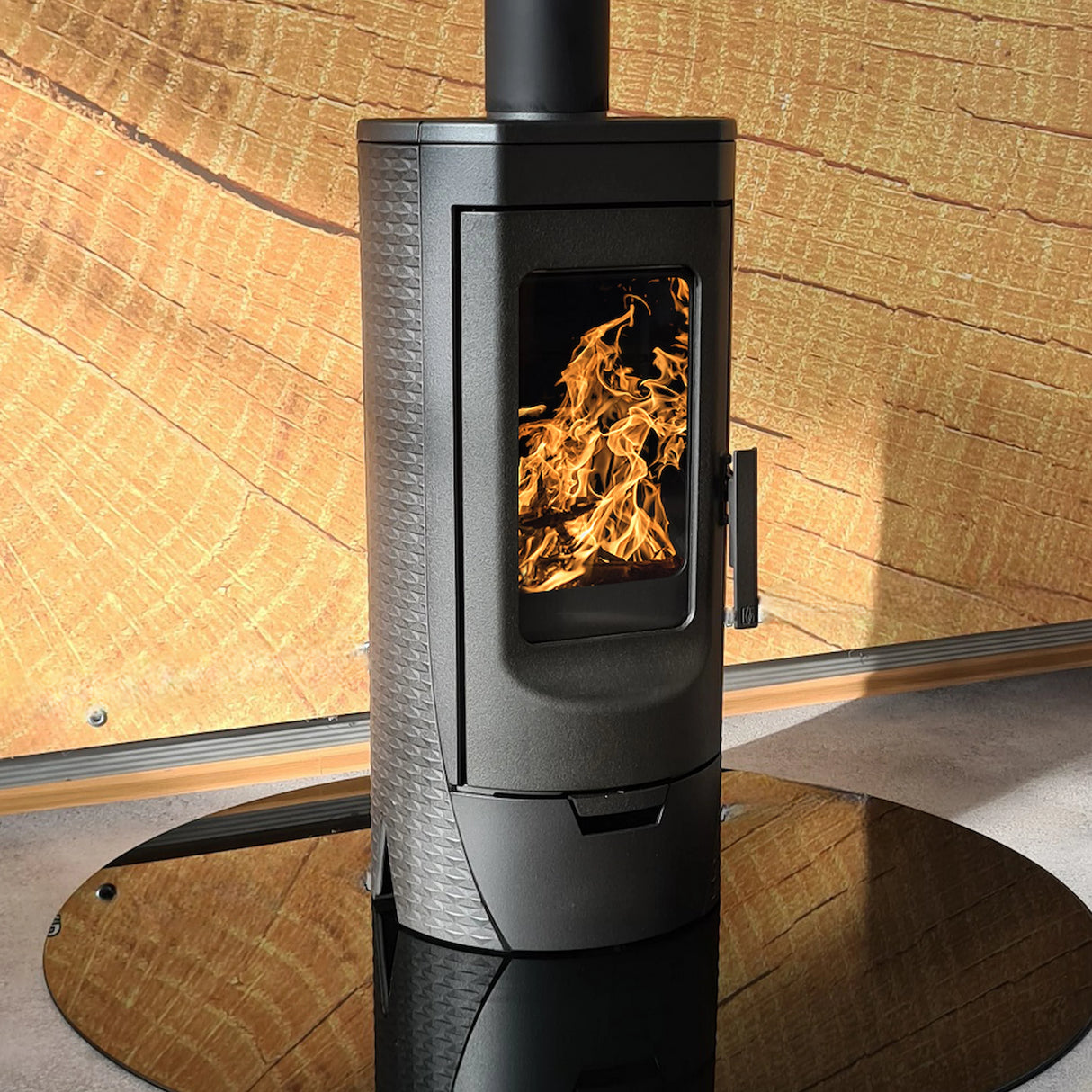 Designový litinový krb Plamen Tara – nezávislý na vzduchu v místnosti